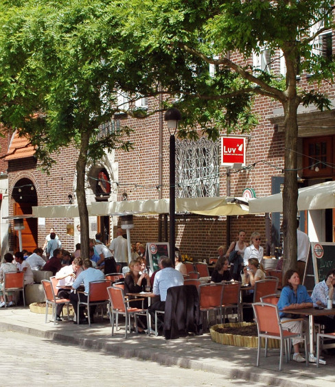 Menschen und Biergaerten