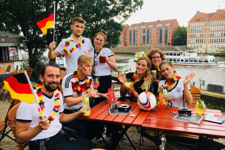 Cafe Barcelona Fussball2